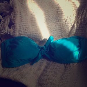 Strapless bikini top